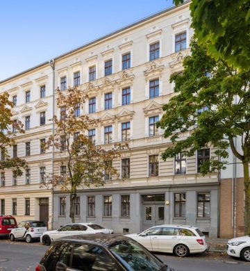 Altbau. Bezugsfrei. Cool geschnitten. Und das um die Ecke vom zentralen Ostkreuz., 10317 Berlin, Etagenwohnung